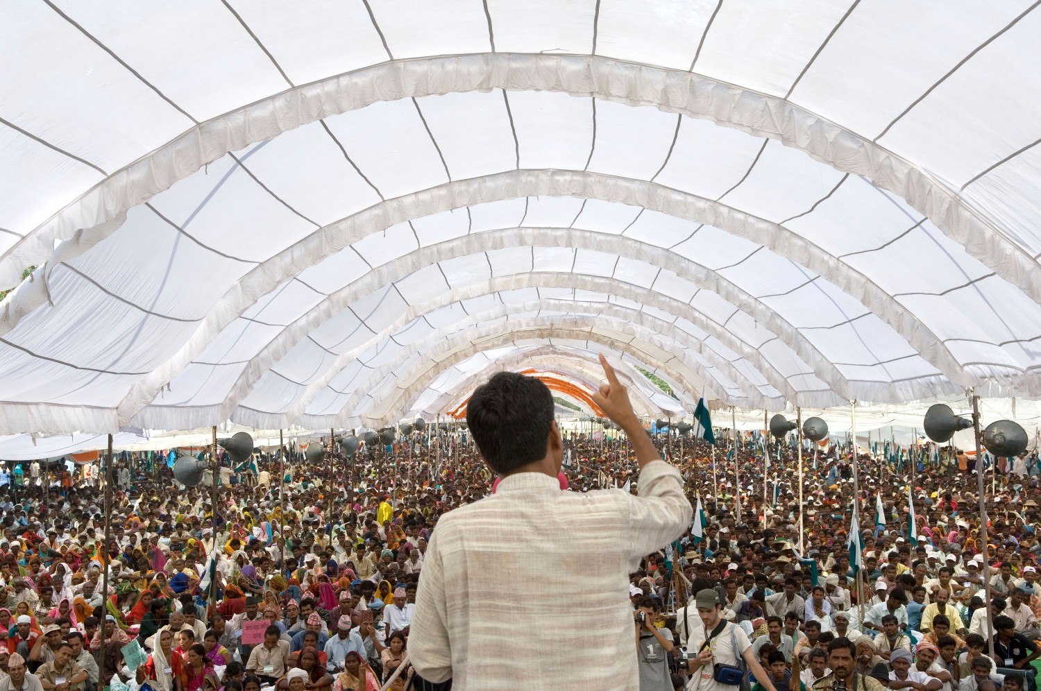 Rajagopal hablando delante de 25,000 personas - Janadesh 2007, India